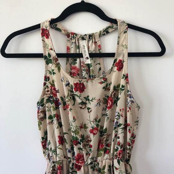 Adorable Floral Shift Dress - Picture 3 of 5